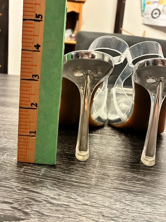 💎 Gianni Bini Clear Rhinestone Heels Size 8 Cinderella Pointed Toe Pumps - Picture 15 of 17